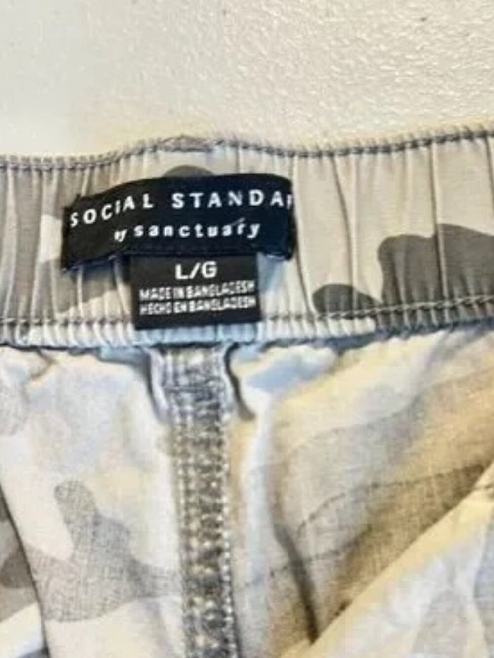 Social Standard Women's Camouflage Chino Shorts Cuff Gray Size L Relaxed - Picture 4 of 15